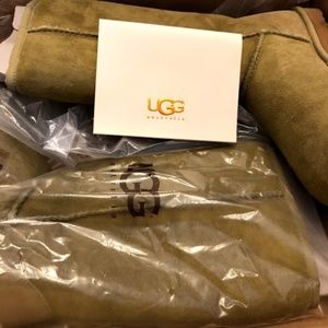 UGG Sage Classic Tall Boots      Size 7